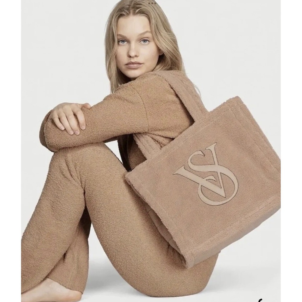 Victoria's Secret Women Large Tote Bag Teddy Cozy Plush Faux Fur Tan Logo Sherpa